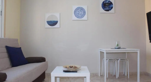 Nice and New Studio with balcony close to the city, Забронировать Апартаменты/квартира Малага - центр Малага, рядом с Музей Кармен Тиссен