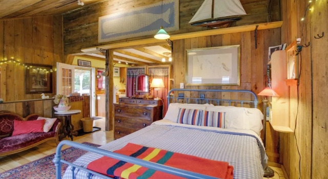 Cozy 1930s-style Waterfront Maine Cabin w/ Dock!, Book Apartment Bath Maine
