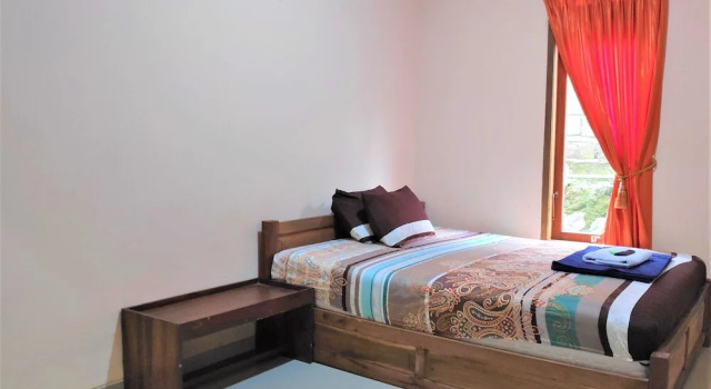 Kalegandua, Rezerwuj Hotel Sleman Yogyakarta Province