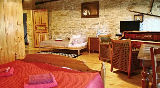 Четырёхместный номер Standard с видом на сад Auberge de Provence