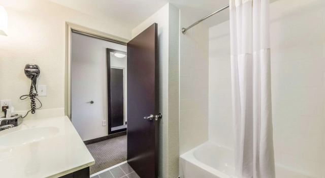 Четырёхместный номер Standard Sleep Inn & Suites Jourdanton - Pleasanton