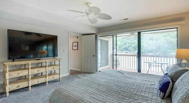 Апартаменты Unwind Poolside! Lakefront Osage Beach Condo