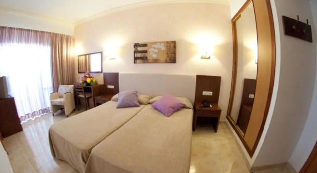 Camera tripla Standard Hotel Cala Gat