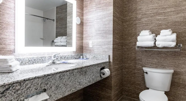 Четырёхместный номер Standard Holiday Inn Express & Suites Ironton by IHG