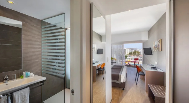 Номер Standard с балконом и с видом на внутренний двор Faros Hotel Ayia Napa