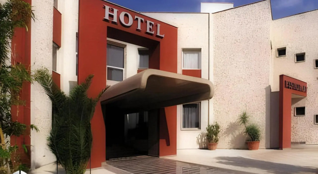 Hotel Appia Antica, Varaa Hotelli Corato Bari Province