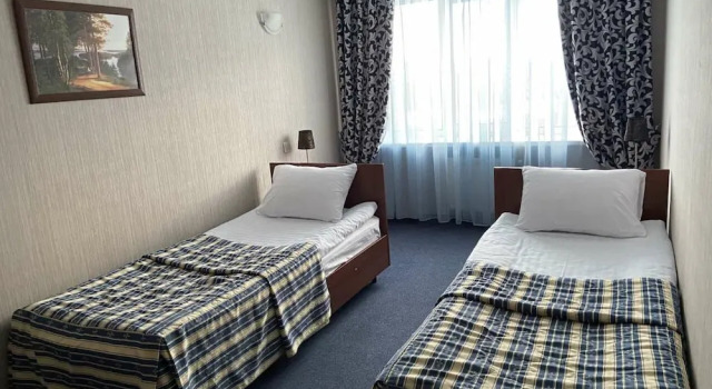 Standard- firedobbelt familie værelse Apelsin Hotel