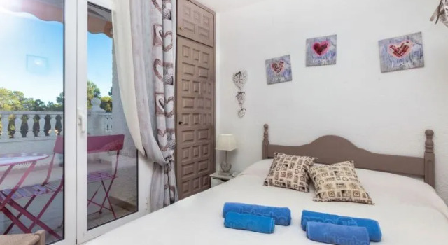 Holiday Home Isis, Varaa Lomakoti Hotellit Tarragonès uima-altaalla, Uima-allas