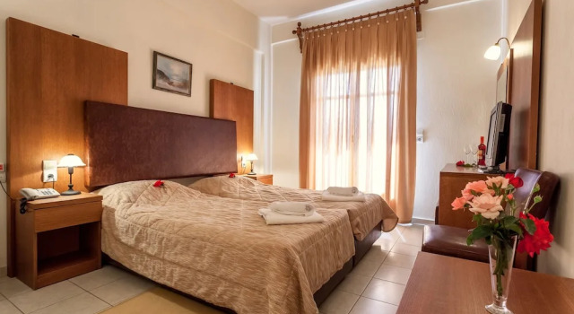 Двухместный номер Standard с балконом и с видом на море Aeolos Hotel