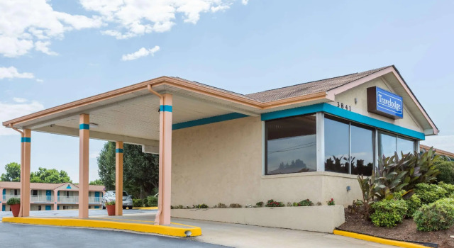 Номер Standard Travelodge by Wyndham Ridgeway Martinsville Area