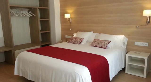 Номер Deluxe Hostal Menurka