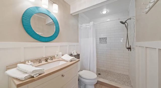 Четырёхместный номер Standard Cypress House Inn