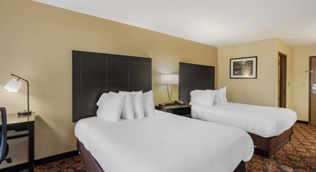 Четырёхместный номер Standard Best Western Monticello