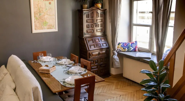 Апартаменты Classic Old Town Folk Apartment
