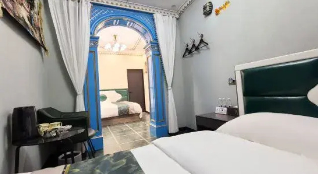 Люкс 20/2000  Fuguang Residence Hostel (Kashi Store)
