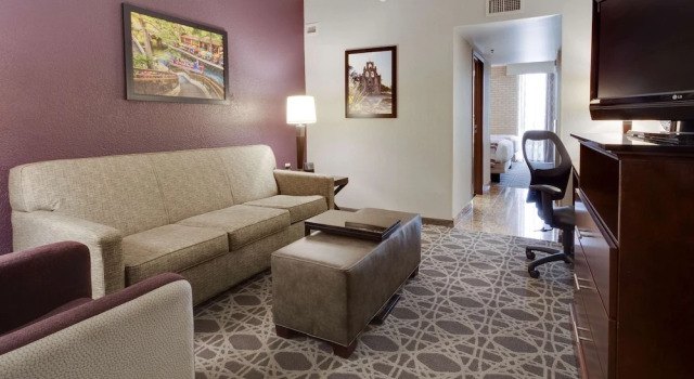 Люкс с 2 комнатами Drury Inn & Suites San Antonio Northeast