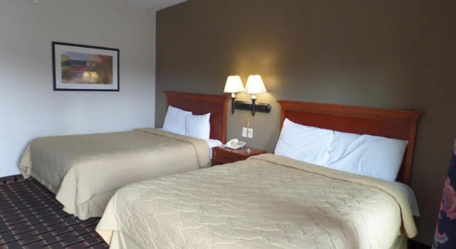 Четырёхместный номер Standard Executive Inn Chillicothe