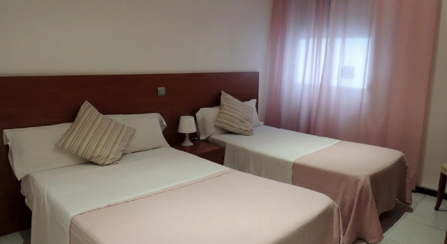 Трёхместный номер Standard Hostal Cervantes
