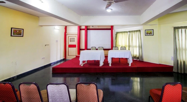 FabHotel Suryakiran Chinchwad, Забронировать Отель Отели штата Махараштры 3 звезды, 3*