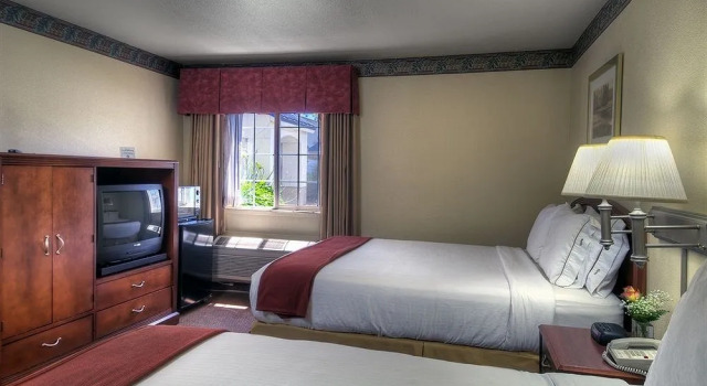 Holiday Inn Express Mountain View South Palo Alto by IHG, Забронировать Отель Отели Пало-Альто с бассейном, Бассейн