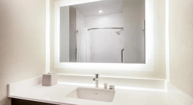 Люкс Holiday Inn Express Hotel & Suites Beaumont Northwest by IHG