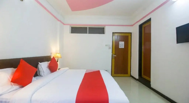 Hotel Silver Inn by OYO
