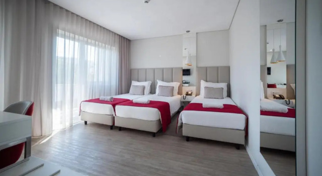 Трёхместный номер Superior Hotel Canada
