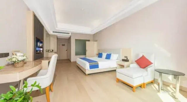 Люкс Business Super 8 by Wyndham Haikou East Railway Station