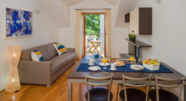 Apartments Vallum, Prenota Appartamento Hotel a Croatian Islands con parcheggio, Parcheggio
