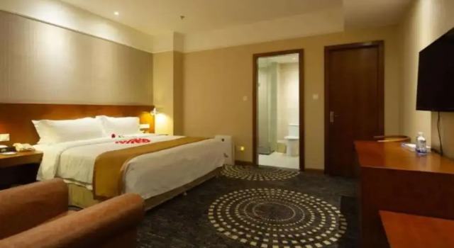 Двухместный номер Standard с балконом Day Inn Chongqing Guangyu Shangbin