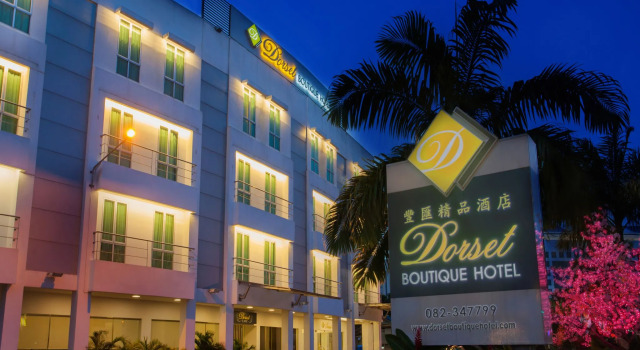 Кровать в общем номере DeHome Boutique Hotel