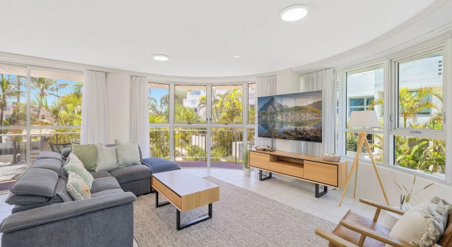 Апартаменты Standard Chateau Royale Beach Resort Maroochydore Sunshine Coast