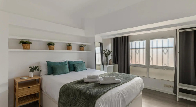 BNBHolder Calm Duplex RETIRO FREE PARKING, Забронировать Отель Ретиро Мадрид, рядом с Сайнс де Баранда