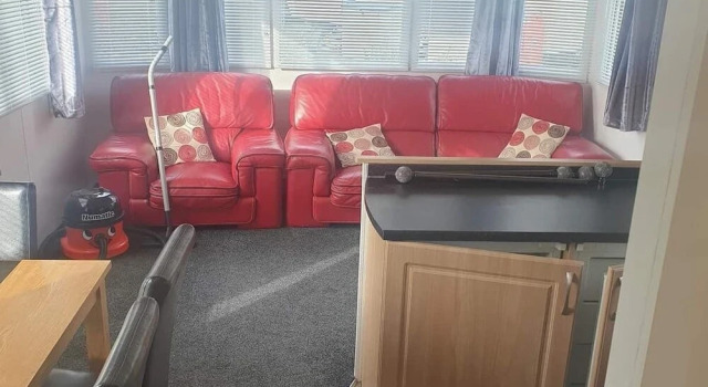 Lovely 2 Bed Caravan on the Aquadrome NN3 9DA
