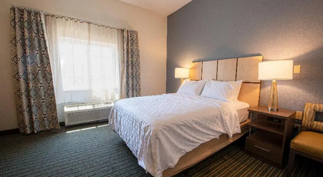 Номер Standard Candlewood Suites-West Springfield by IHG