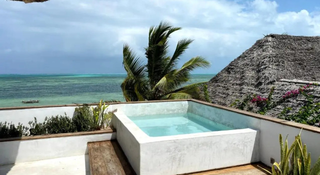 Апартаменты Joya Beach Suites & Villa