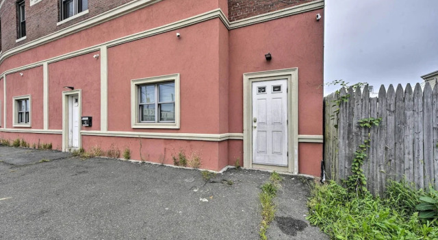 Boston Apartment < 10 Mi to Top Universities