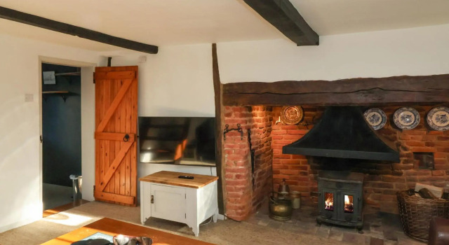 2 Greensleeves, Benhall
