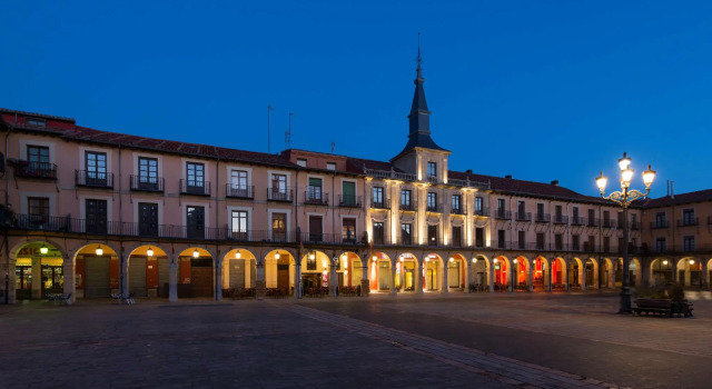 NH Plaza Mayor, Rezervovat Hotel Colle León