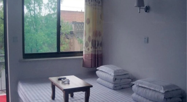 Pingyao Guojuren Inn, Забронировать Отель Отели Пинъяо с парковкой, рядом с Ji's Old Residence, Парковка
