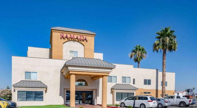 Ramada by Wyndham Bakersfield, Забронировать Отель Отели Бейкерсфилд с завтраком, рядом с Mercy Hospital Downtown - Bakersfield, Завтраки