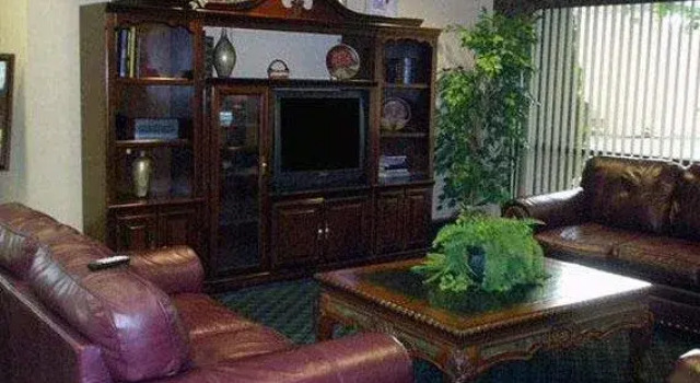 Econo Lodge  Inn & Suites, Rezervați Hotel Charlotte Carolina de Nord