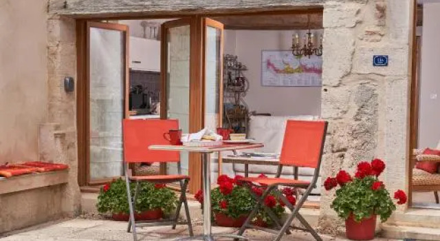 Charmot de Pommard, Rezervasyon Daire  
