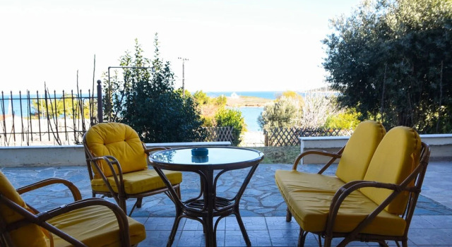 Апартаменты Comfort с 3 комнатами рядом с пляжем Areos Galaxy Apartments With Beach View