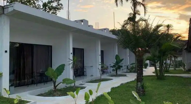 Pondok Tetebatu Cottage and Cafe, Book Feriehus Hoteller i Tetebatu med pool, Swimmingpool