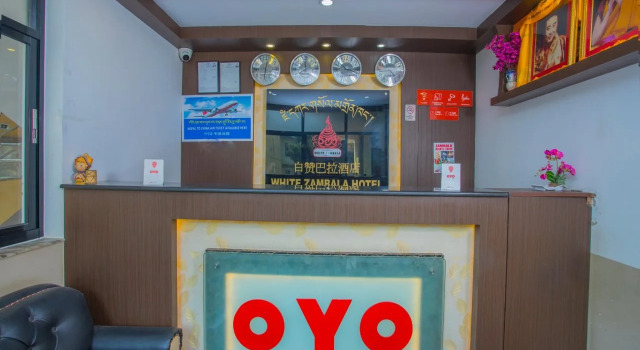 OYO 255 White Zambala Hotel