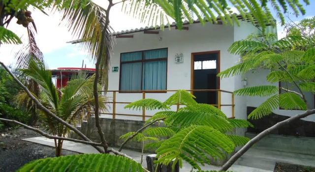 Cartago Bay, Boek Hotel Puerto Villamil 