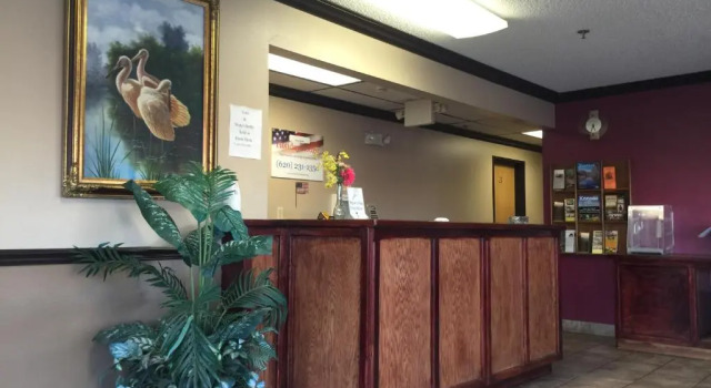 Holiday Lodge, Rezervați Hotel Pittsburg Kansas
