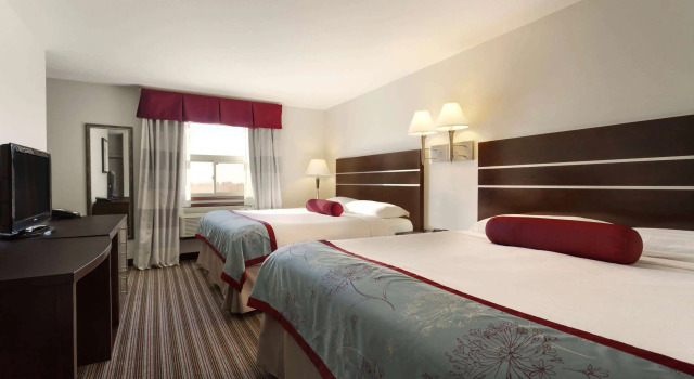 Super 8 by Wyndham Saskatoon Near Downtown, Book Inn Motels in Saskatoon, Motel