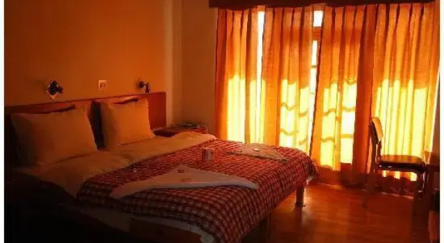 Padma Hotel, Забронировать Отель Отели Джамму и Кашмира с парковкой, Парковка
